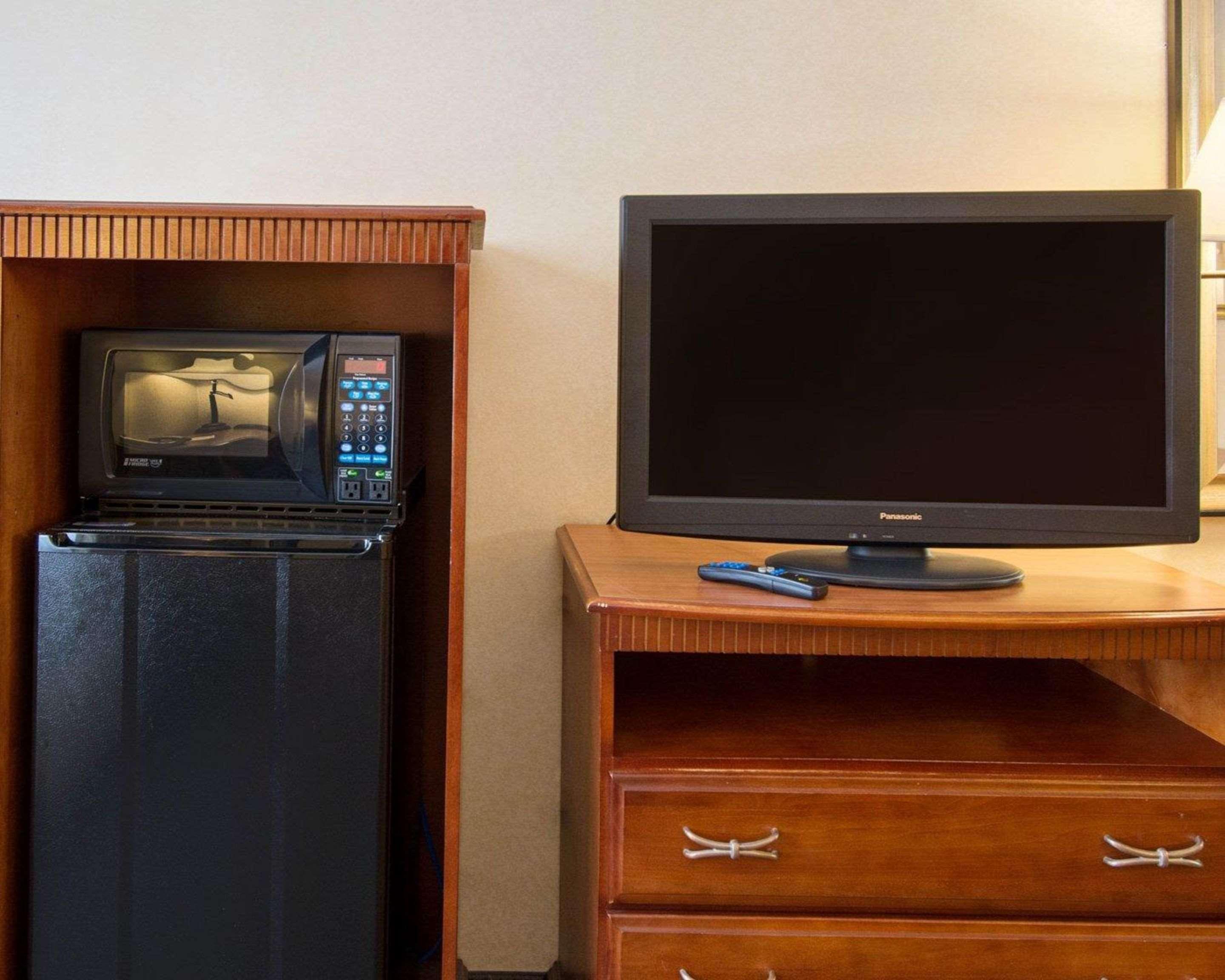 Quality Inn Takoma Park Ngoại thất bức ảnh