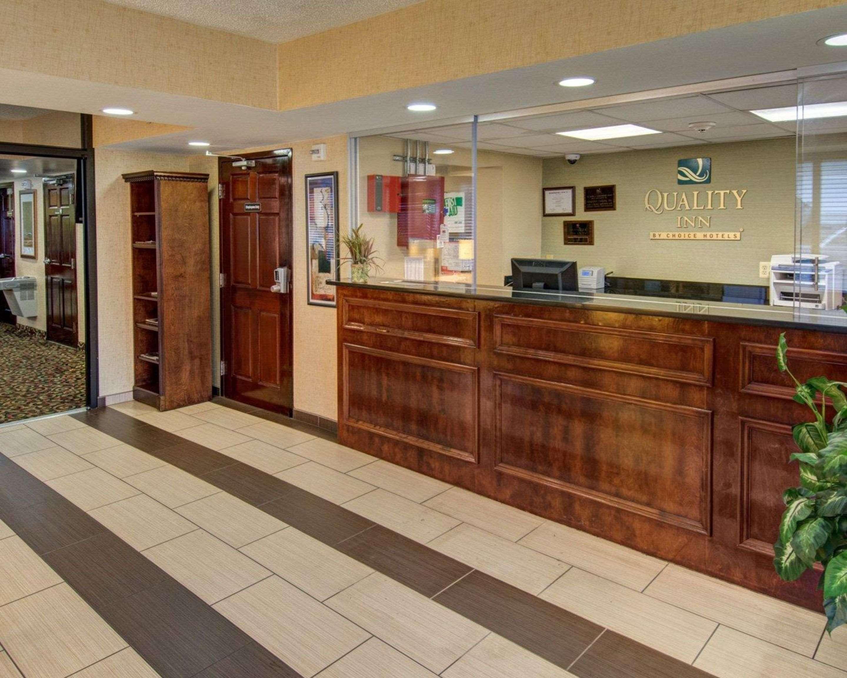 Quality Inn Takoma Park Ngoại thất bức ảnh