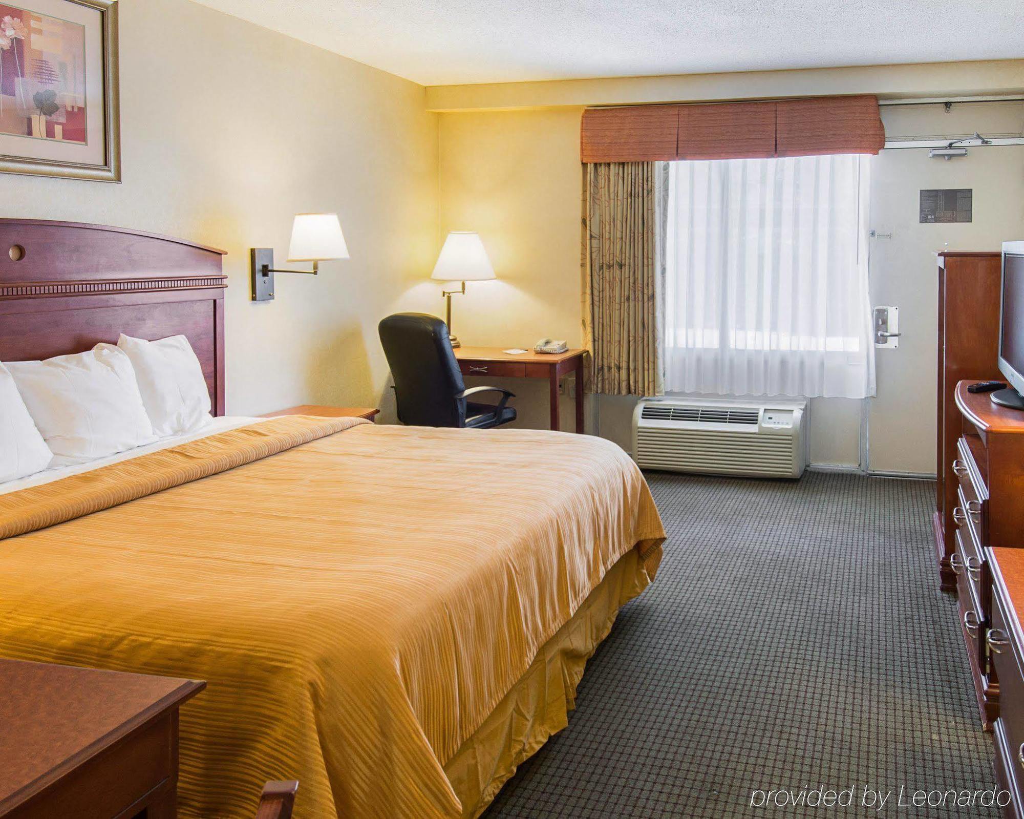 Quality Inn Takoma Park Ngoại thất bức ảnh